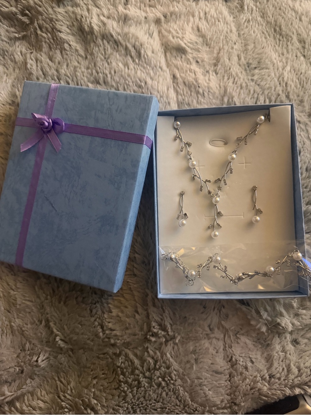 Silver Pearl Vine Necklace and Earring Set - White Pearls
